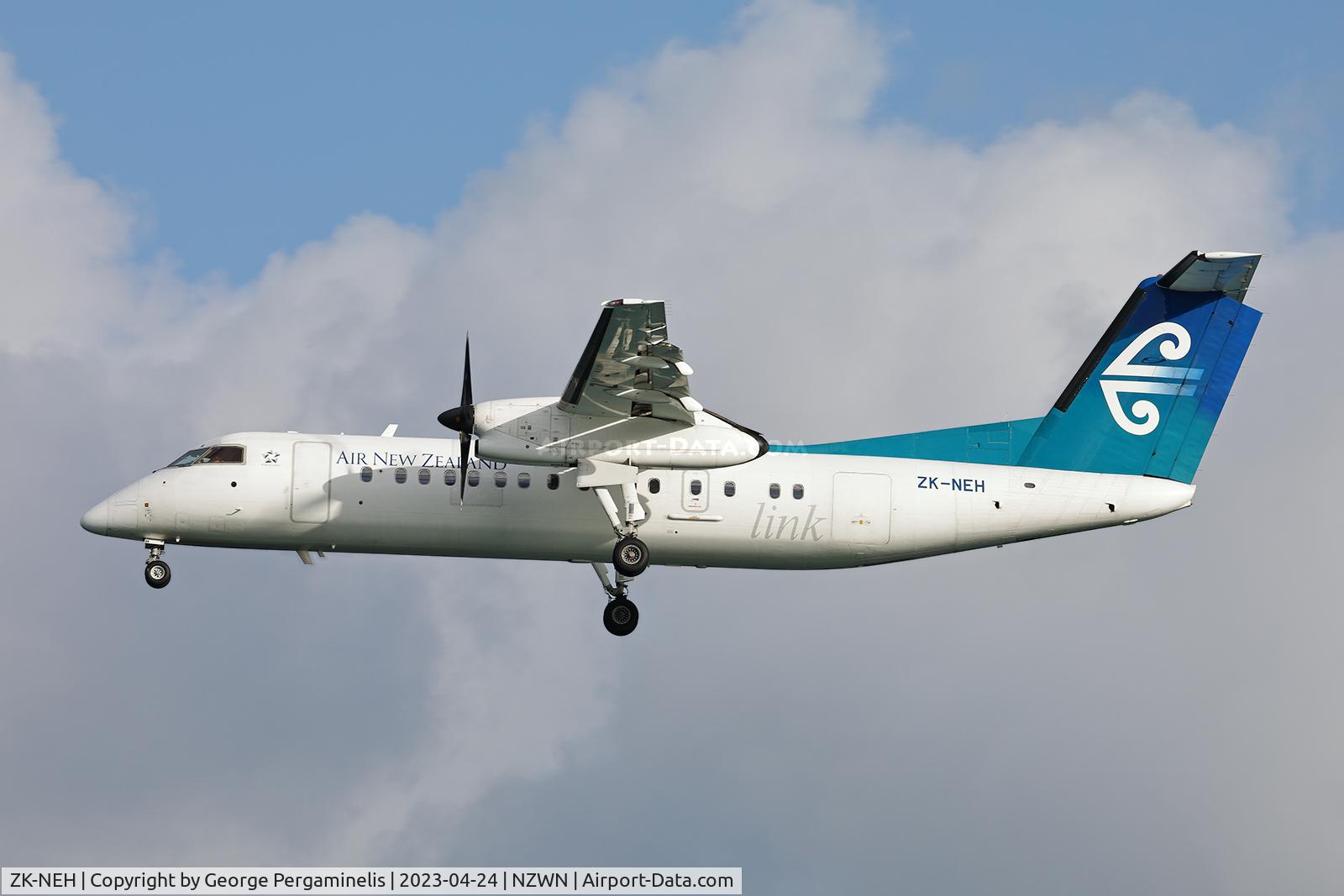 ZK-NEH, 2006 De Havilland Canada DHC-8-311 Dash 8 C/N 623, Short final to runway 16.