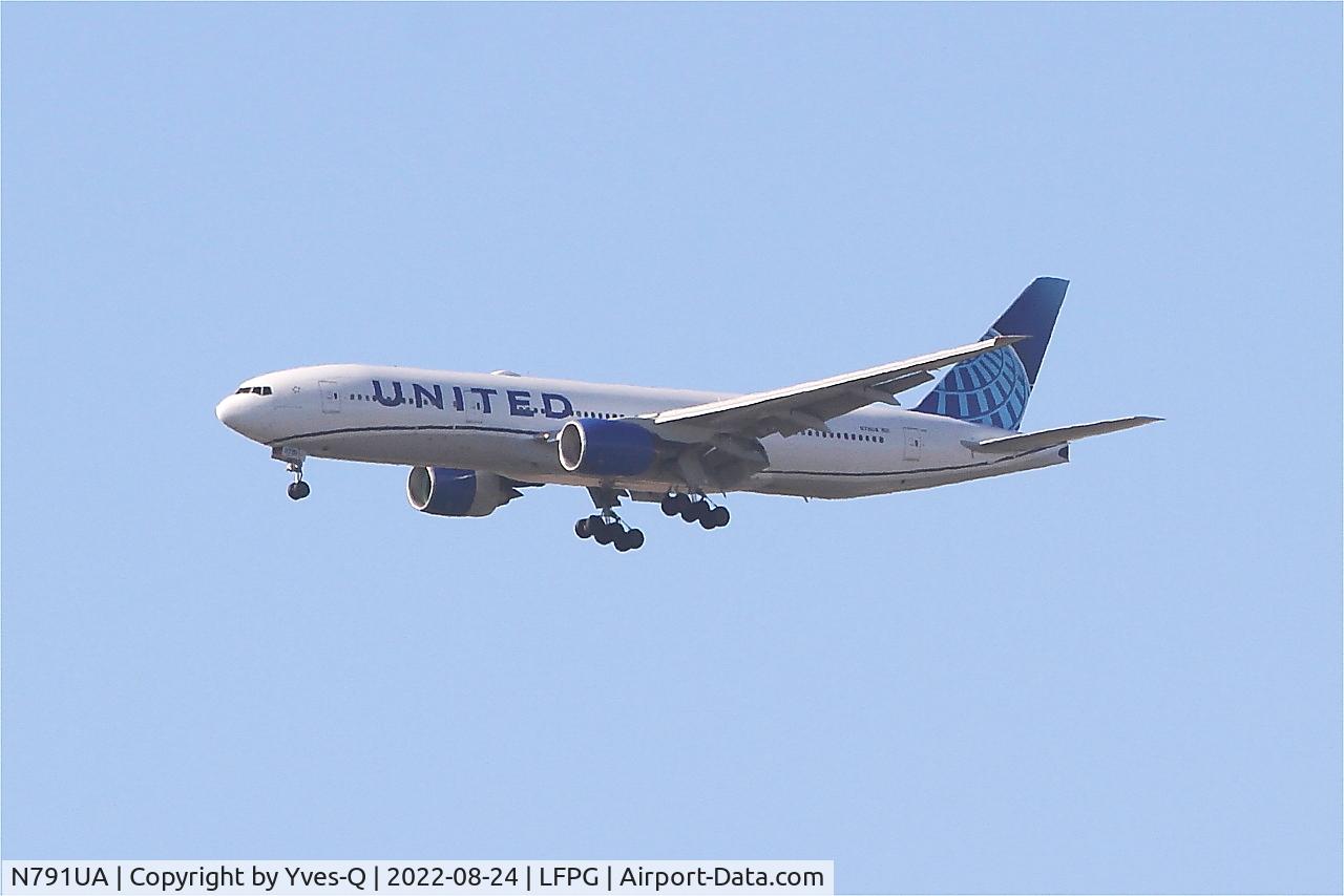 N791UA, 1997 Boeing 777-222 C/N 26933, Boeing 777-222, Short approach rwy 08R, Roissy Charles De Gaulle airport (LFPG-CDG)