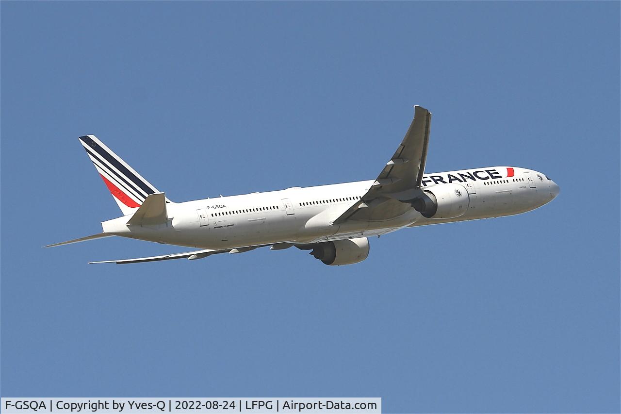 F-GSQA, 2004 Boeing 777-328/ER C/N 32723, Boeing 777-328ER, Climbing from rwy 09R, Roissy Charles De Gaulle airport (LFPG-CDG)