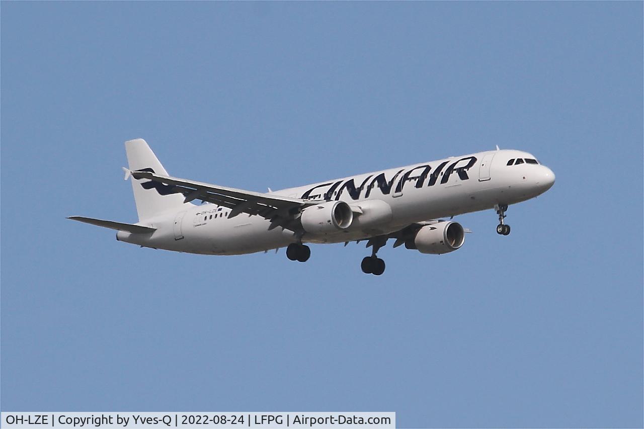 OH-LZE, 2003 Airbus A321-211 C/N 1978, Airbus A321-211, Short approach rwy 09L, Roissy Charles De Gaulle airport (LFPG-CDG)