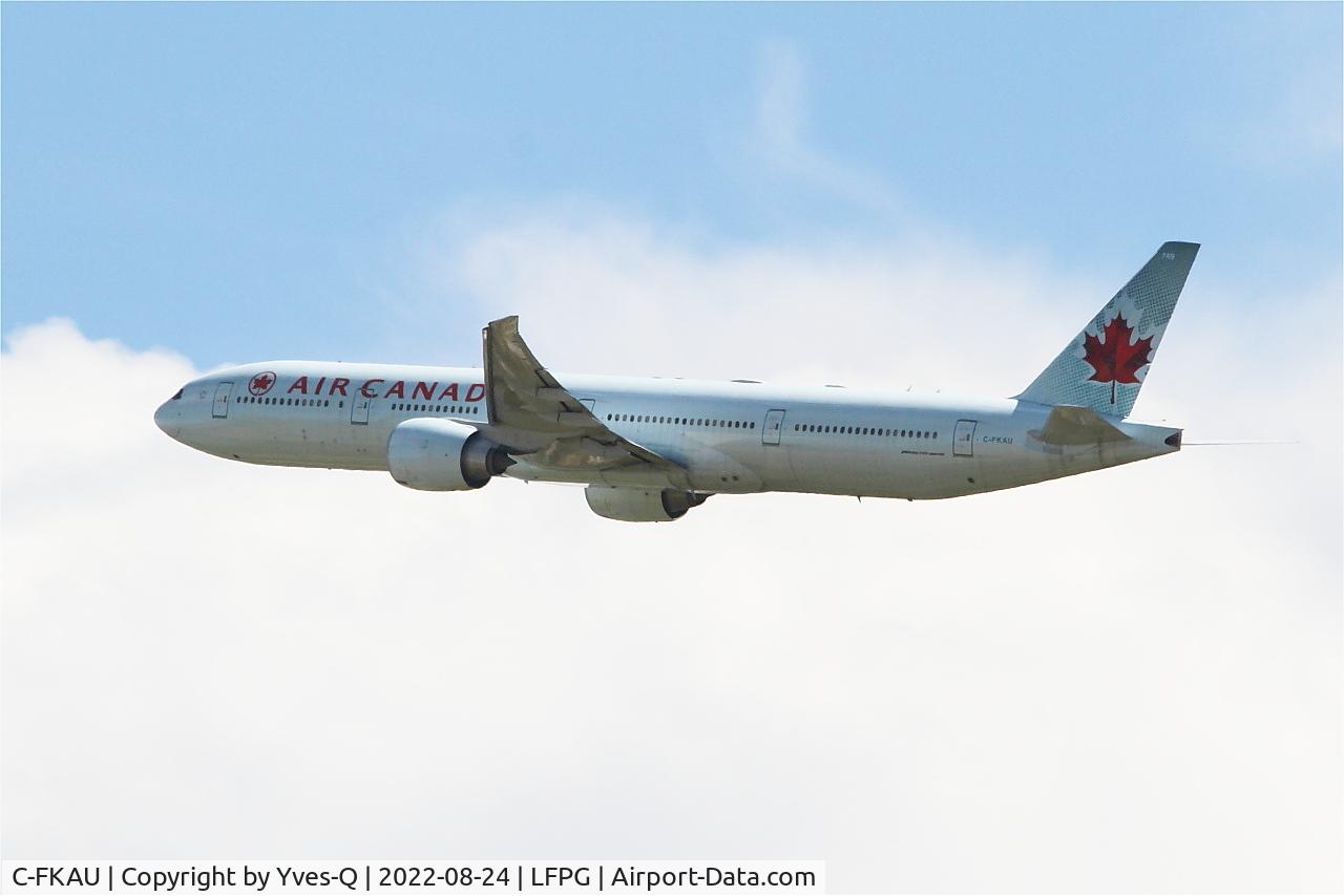 C-FKAU, 2016 Boeing 777-333/ER C/N 62401, Boeing 777-333ER, Climbing from rwy 08L, Roissy Charles De Gaulle airport (LFPG-CDG)