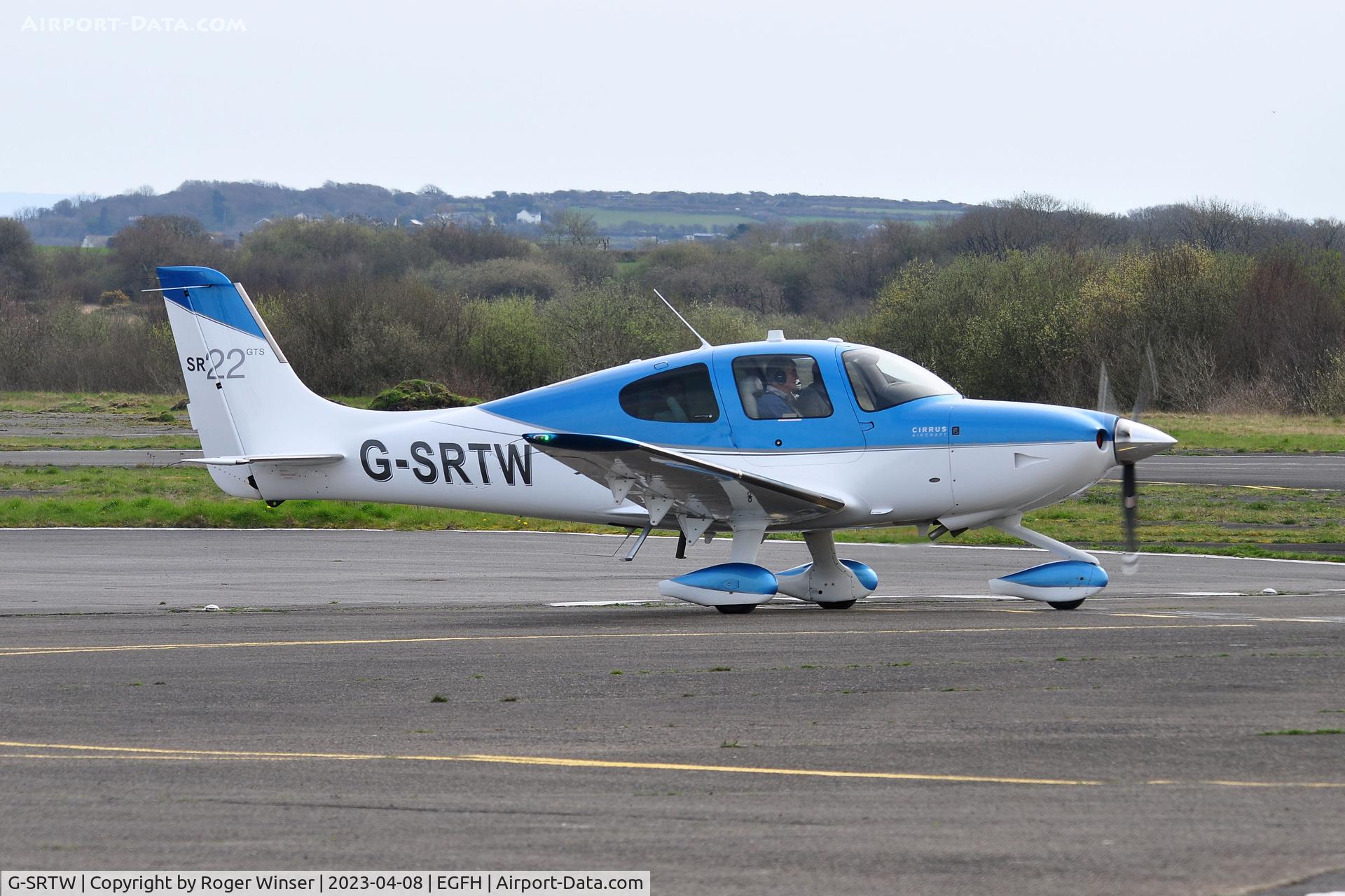 G-SRTW, 2012 Cirrus SR-22 GTS X Carbon C/N 3828, Visiting SR-22.