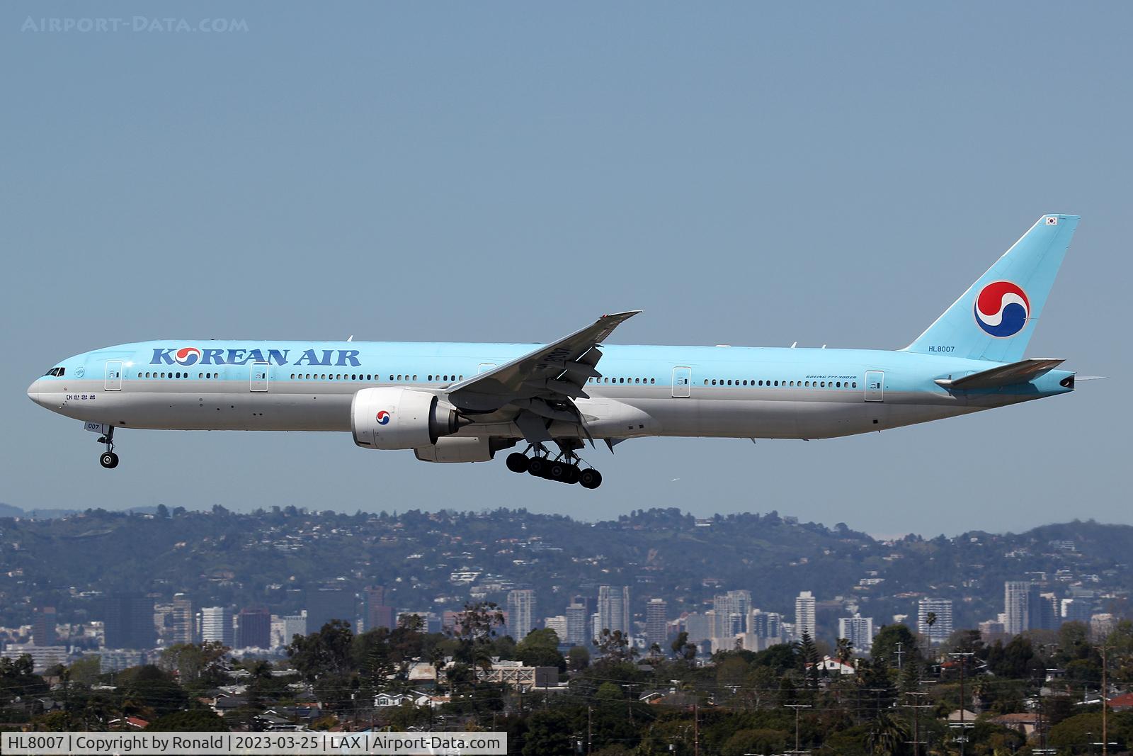 HL8007, 2015 Boeing B777-3B5(ER) C/N 43815, at lax