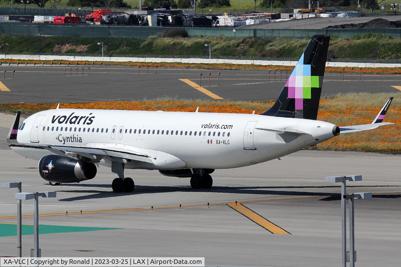 XA-VLC, 2014 Airbus A320-233 C/N 5996, at lax