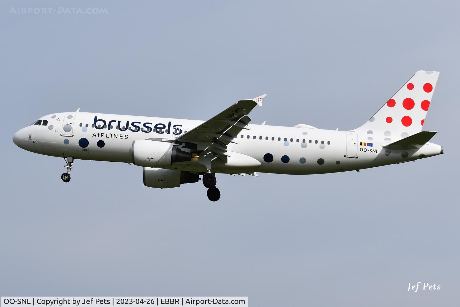 OO-SNL, 2003 Airbus A320-214 C/N 1961, Landing at Brussels Airport.