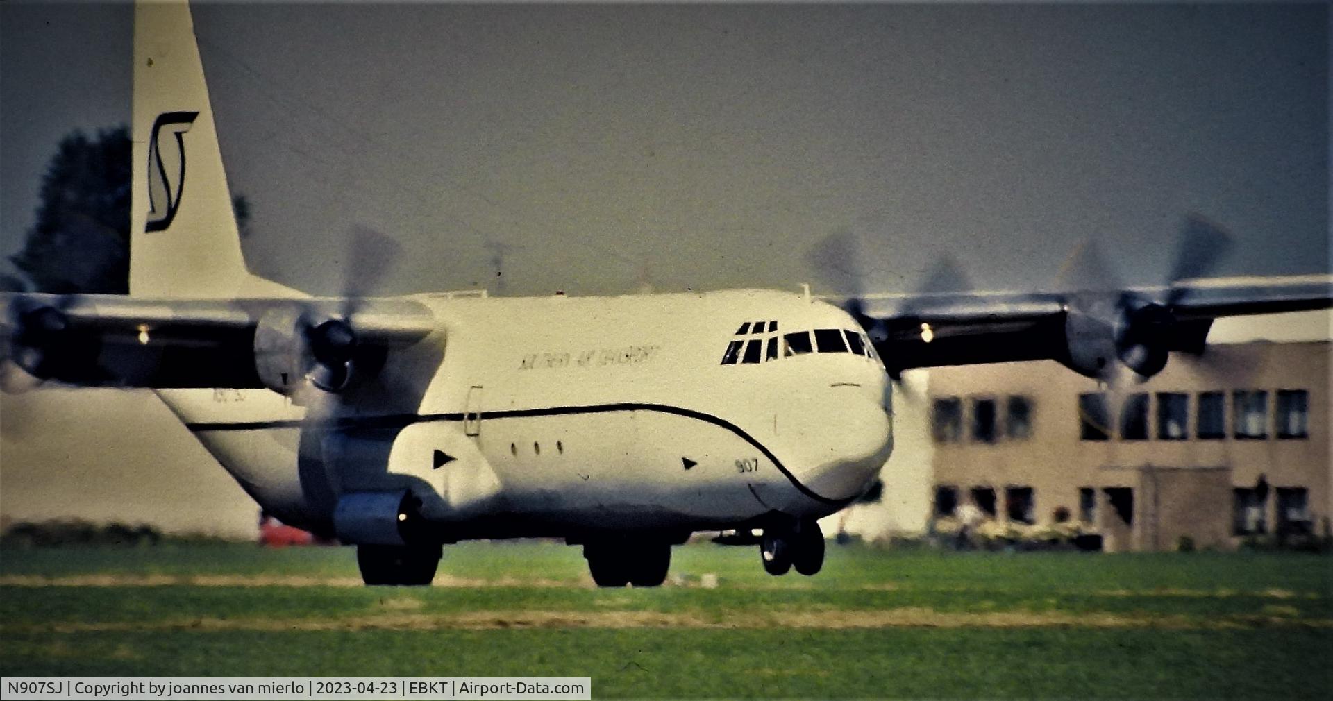 N907SJ, 1967 Lockheed L-100-30 Hercules (L-382G) C/N 382-4248, Slide scan