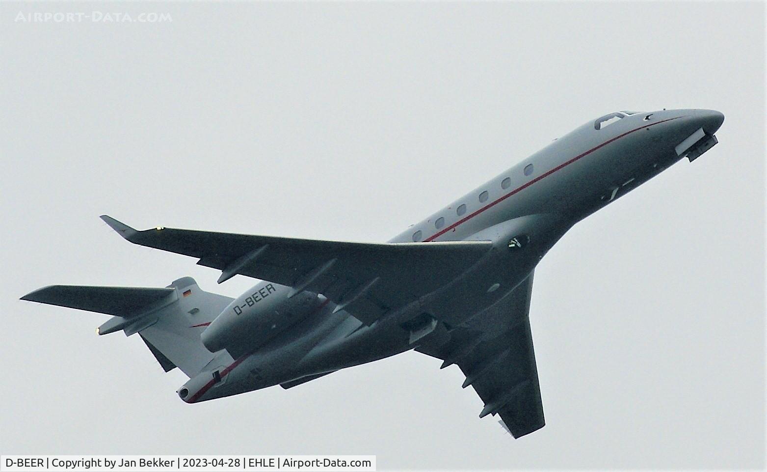D-BEER, 2016 Embraer EMB-550 Legacy 500 C/N 55000056, Departure for the first time in its new livery (in the rain