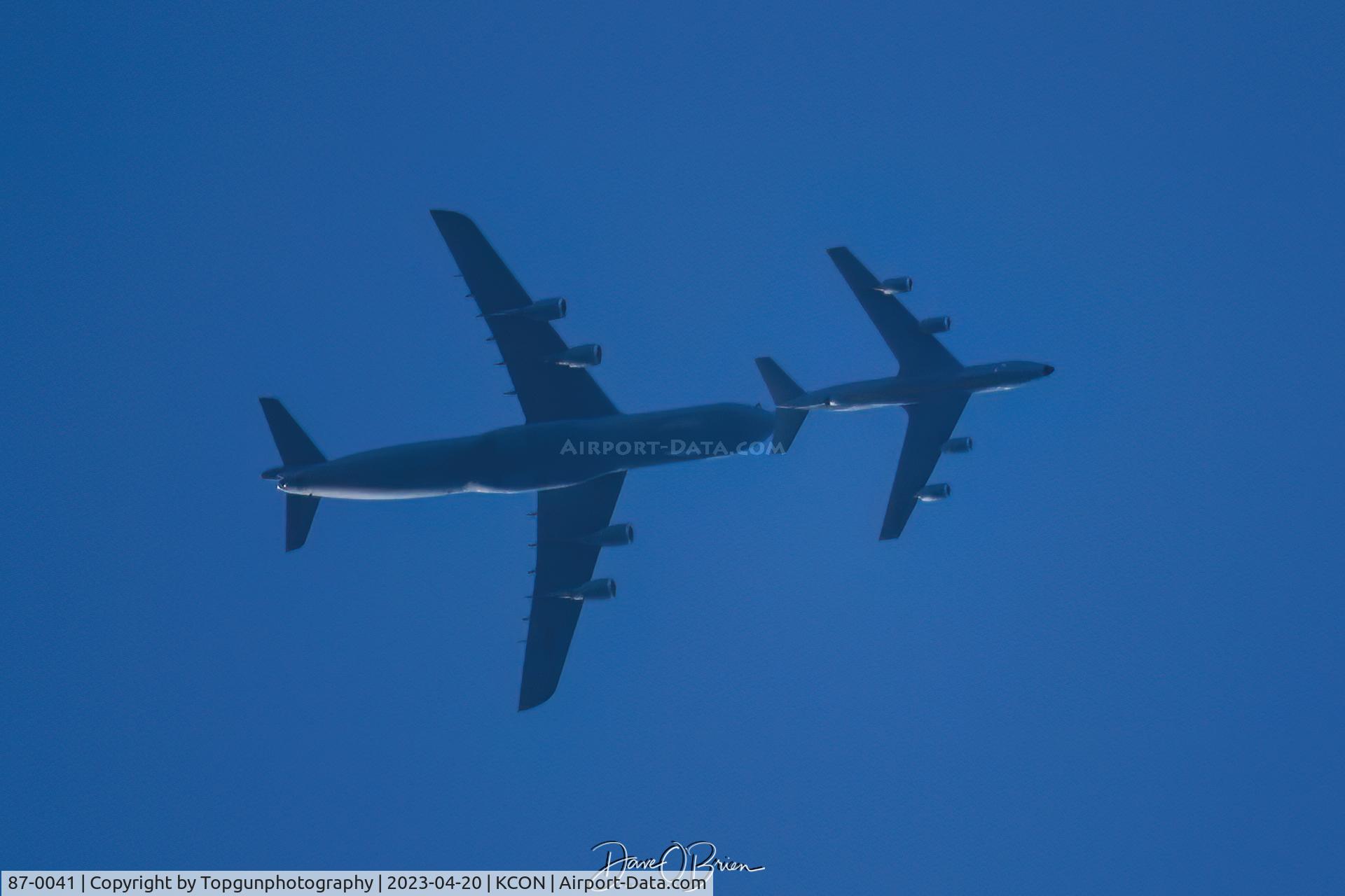 87-0041, 2013 Lockheed C-5M Super Galaxy C/N 500-0127, RODD99 taking fuel from MAINE87 in refueling track 631 in NH