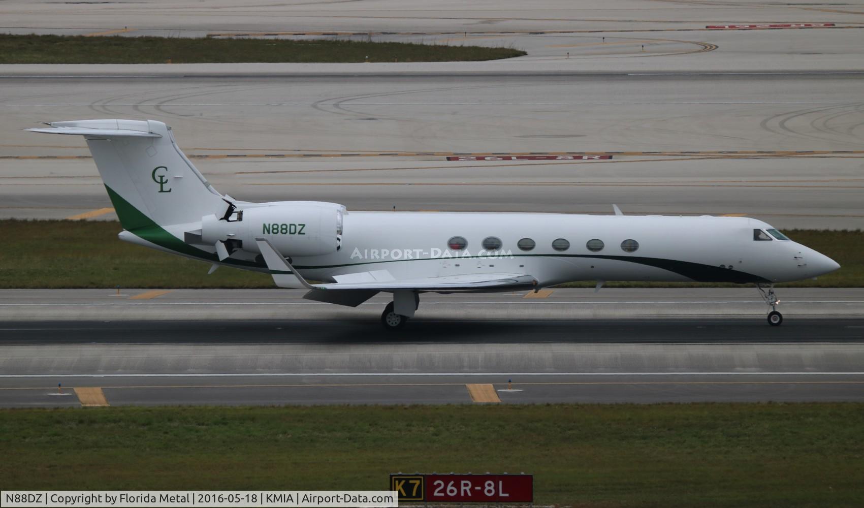 N88DZ, 2000 Gulfstream Aerospace G-V C/N 612, G-V zx
