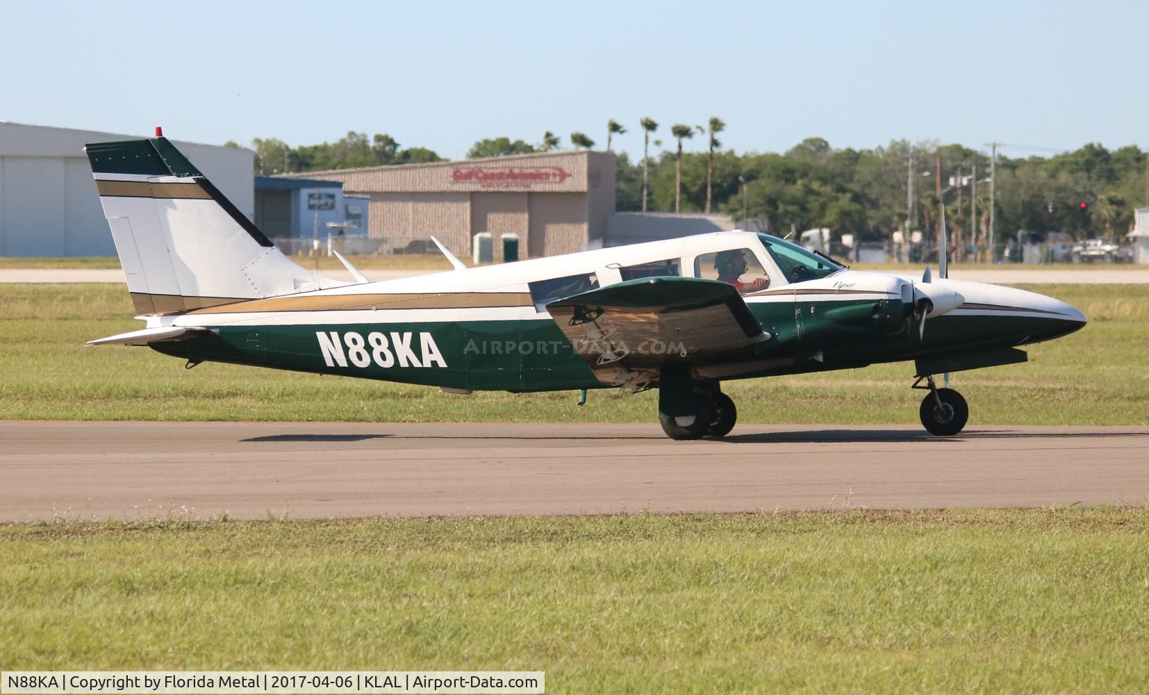 N88KA, 1972 Piper PA-34-200 C/N 34-7350029, PA-34 zx