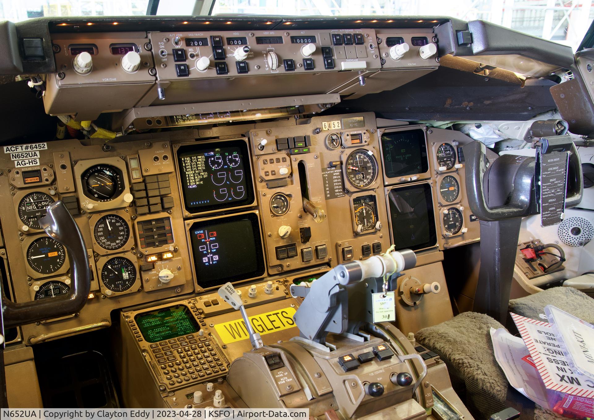 N652UA, 1992 Boeing 767-322 C/N 25390, Flightdeck SFO 2023.
