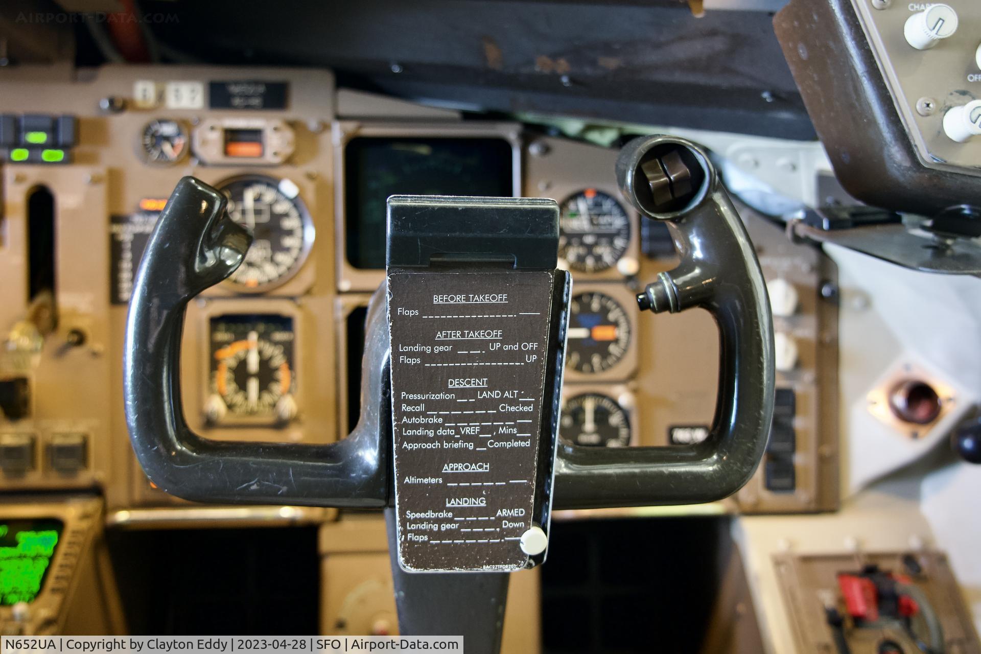 N652UA, 1992 Boeing 767-322 C/N 25390, SFO 2023.