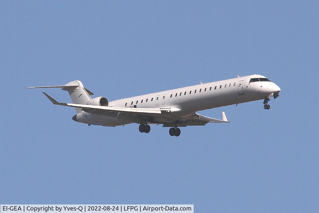 EI-GEA, 2009 Bombardier CRJ-900ER (CL-600-2D24) C/N 15224, Bombardier CRJ-900ER, Short approachl rwy 09L, Roissy Charles De Gaulle airport (LFPG-CDG)