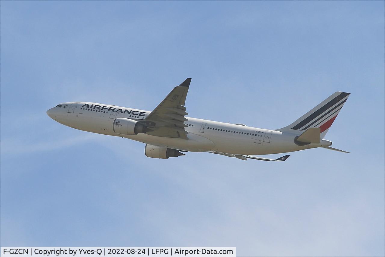 F-GZCN, 2004 Airbus A330-203 C/N 584, Airbus A330-203, Take off rwy 08L, Roissy Charles De Gaulle airport (LFPG-CDG)