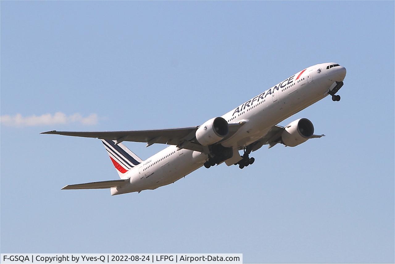 F-GSQA, 2004 Boeing 777-328/ER C/N 32723, Boeing 777-328ER, Climbing from rwy 09R, Roissy Charles De Gaulle airport (LFPG-CDG)