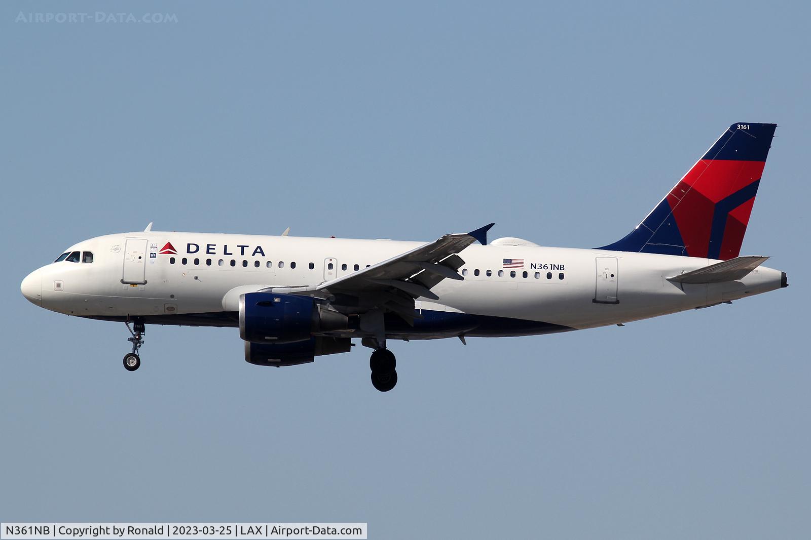 N361NB, 2003 Airbus A319-114 C/N 1976, at lax