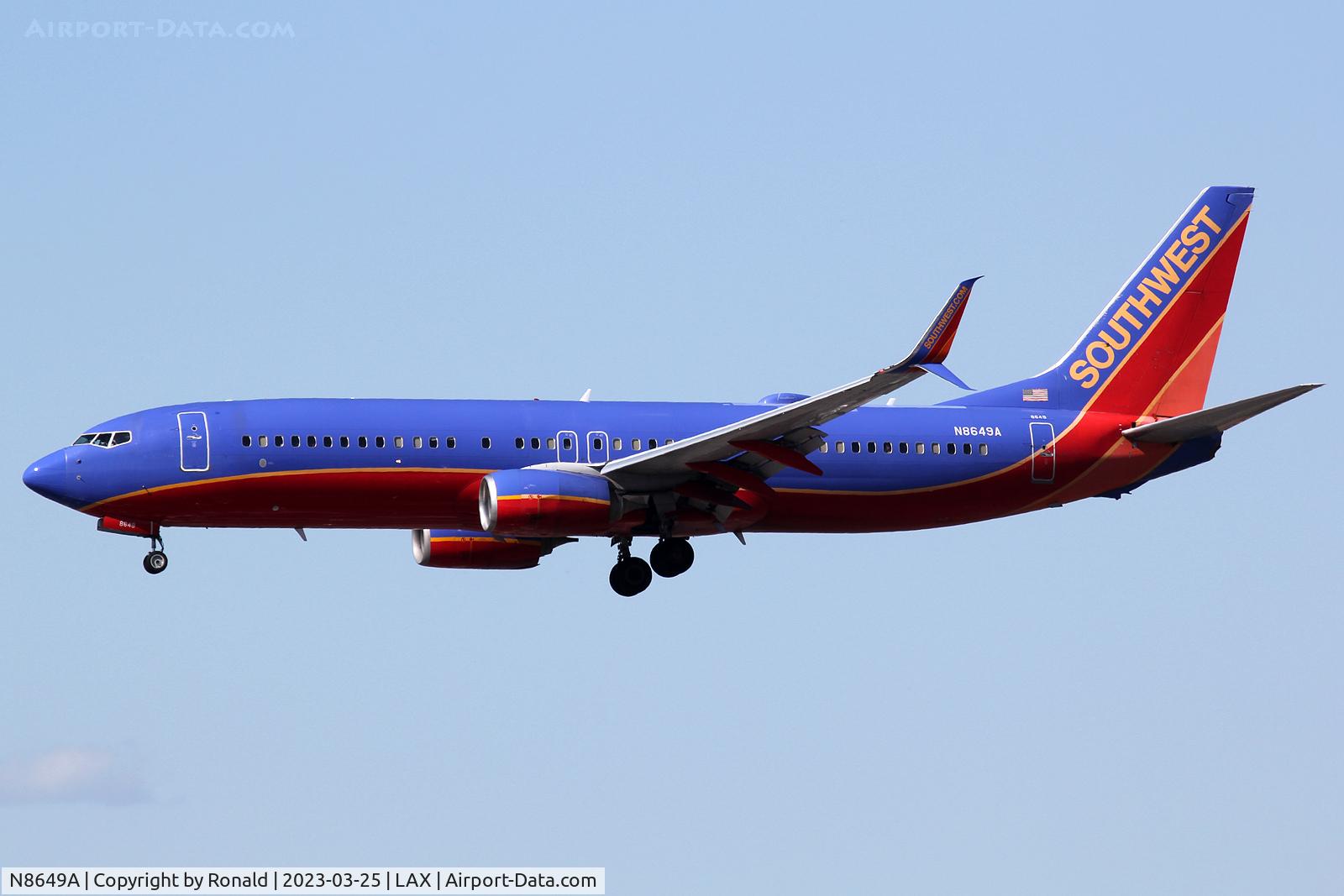 N8649A, 2014 Boeing 737-8H4 C/N 42527, at lax