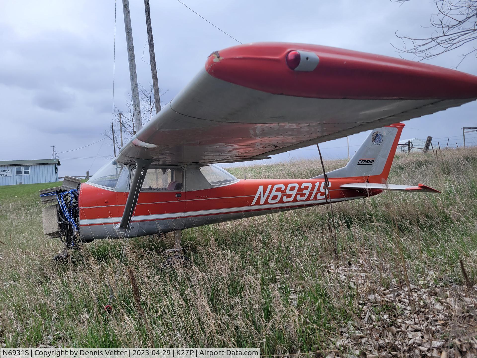 N6931S, 1967 Cessna 150H C/N 150-67631, April 29,2023 Eldora, Iowa Airport 27P.  I wonder who owns it.