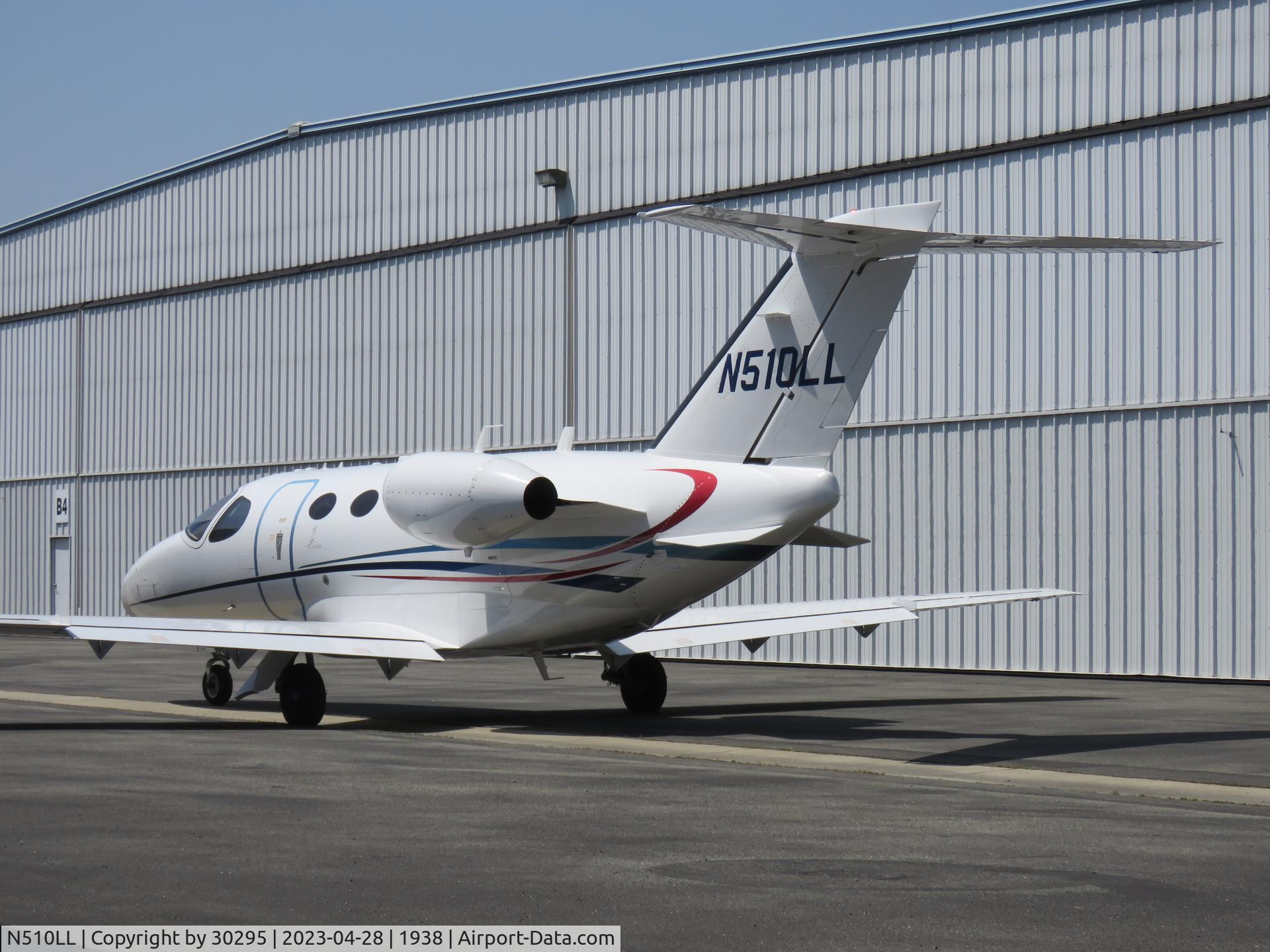 N510LL, 2008 Cessna 510 Citation Mustang C/N 510-0074, Getting ready to leave
