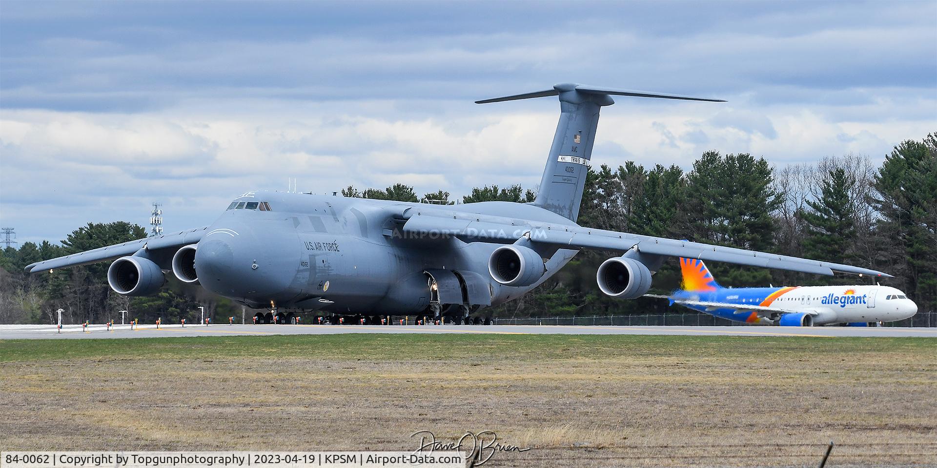 84-0062, 1986 Lockheed C-5B Galaxy C/N 500-0086, REACH406 holding short