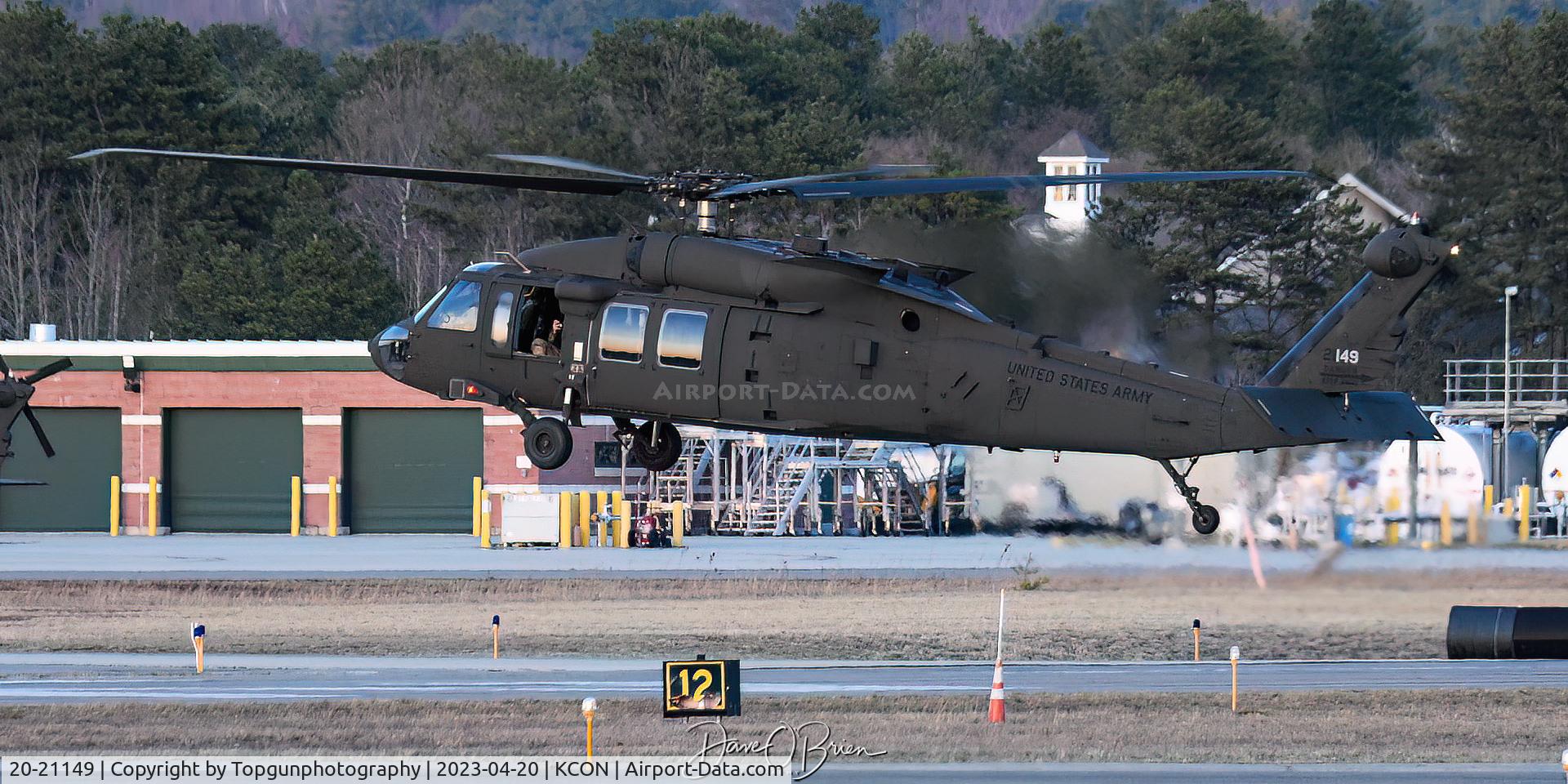20-21149, 2021 Sikorsky UH-60 C/N 21149, WILDCAT33 air taxiing to parking