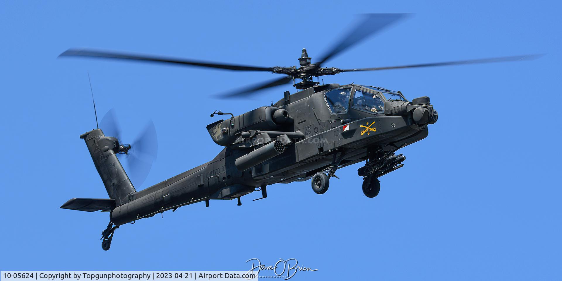 10-05624, 2011 Boeing AH-64D Longbow Apache C/N PVD624, pilots gave a few of us photographers a photo pass before heading home to Fort Drum.