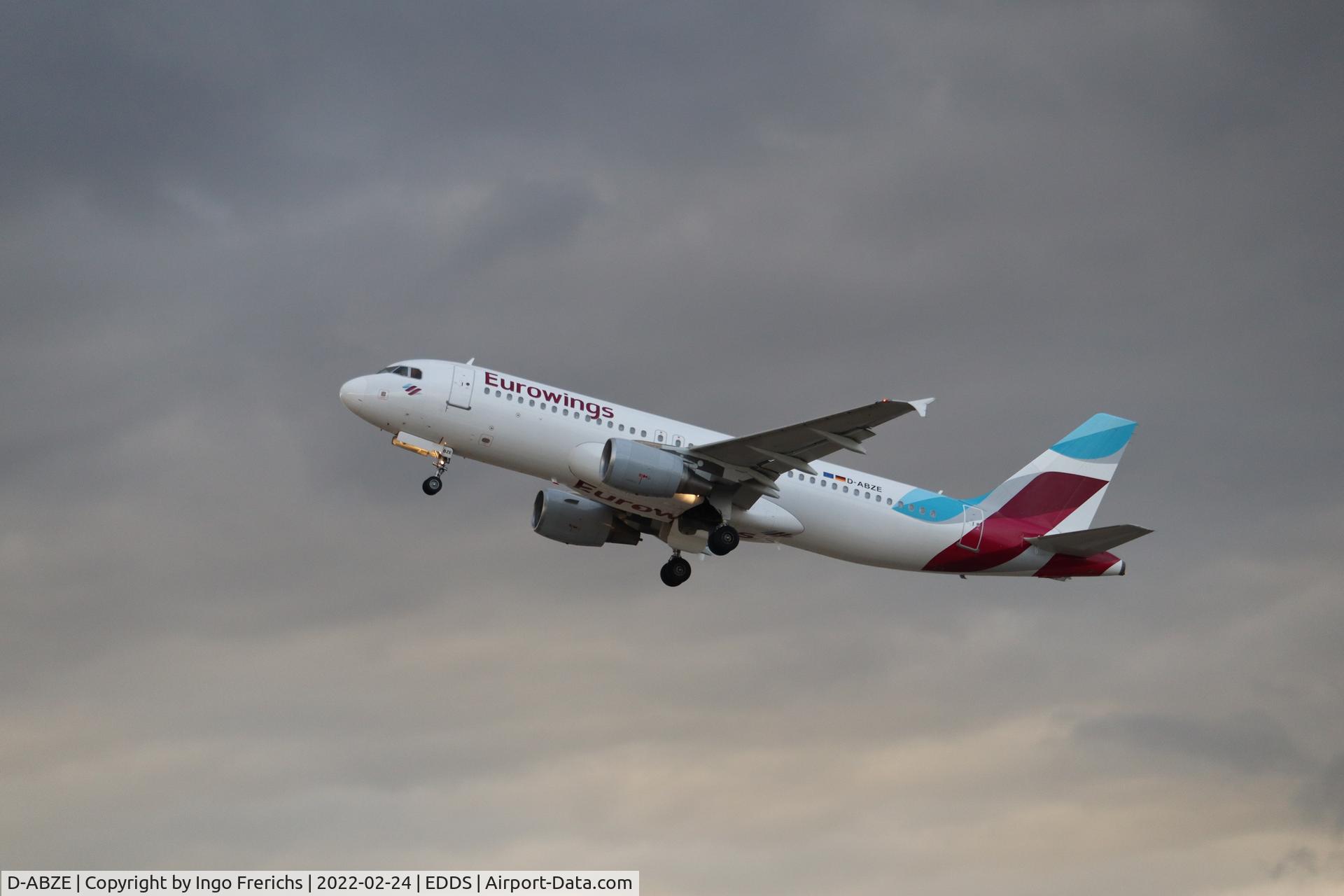 D-ABZE, 2008 Airbus A320-216 C/N 3464, A320 D-ABZE takes off from Stuttgart Airport (STR/EDDS).