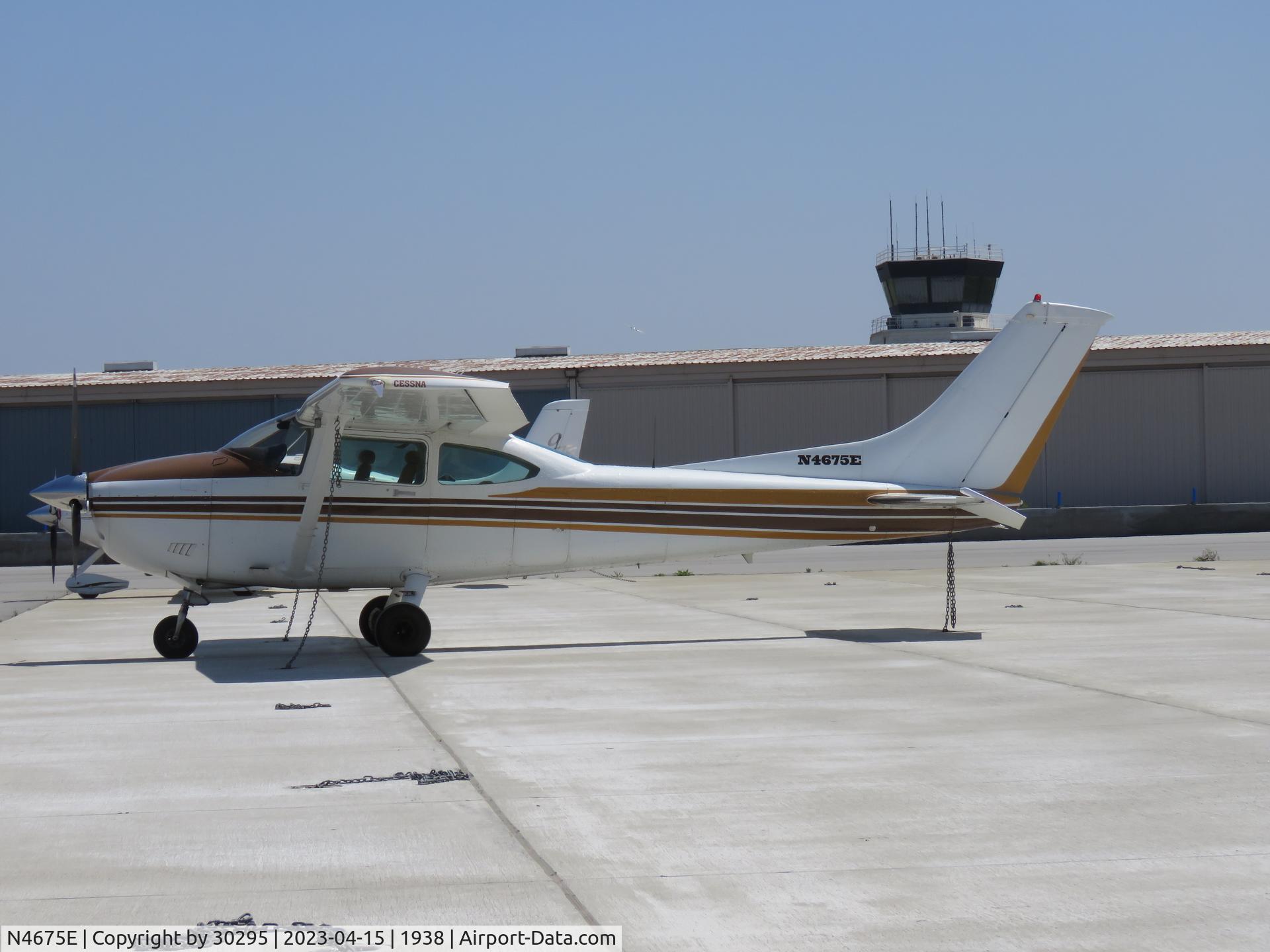N4675E, 1982 Cessna 182R Skylane C/N 18268259, Parked
