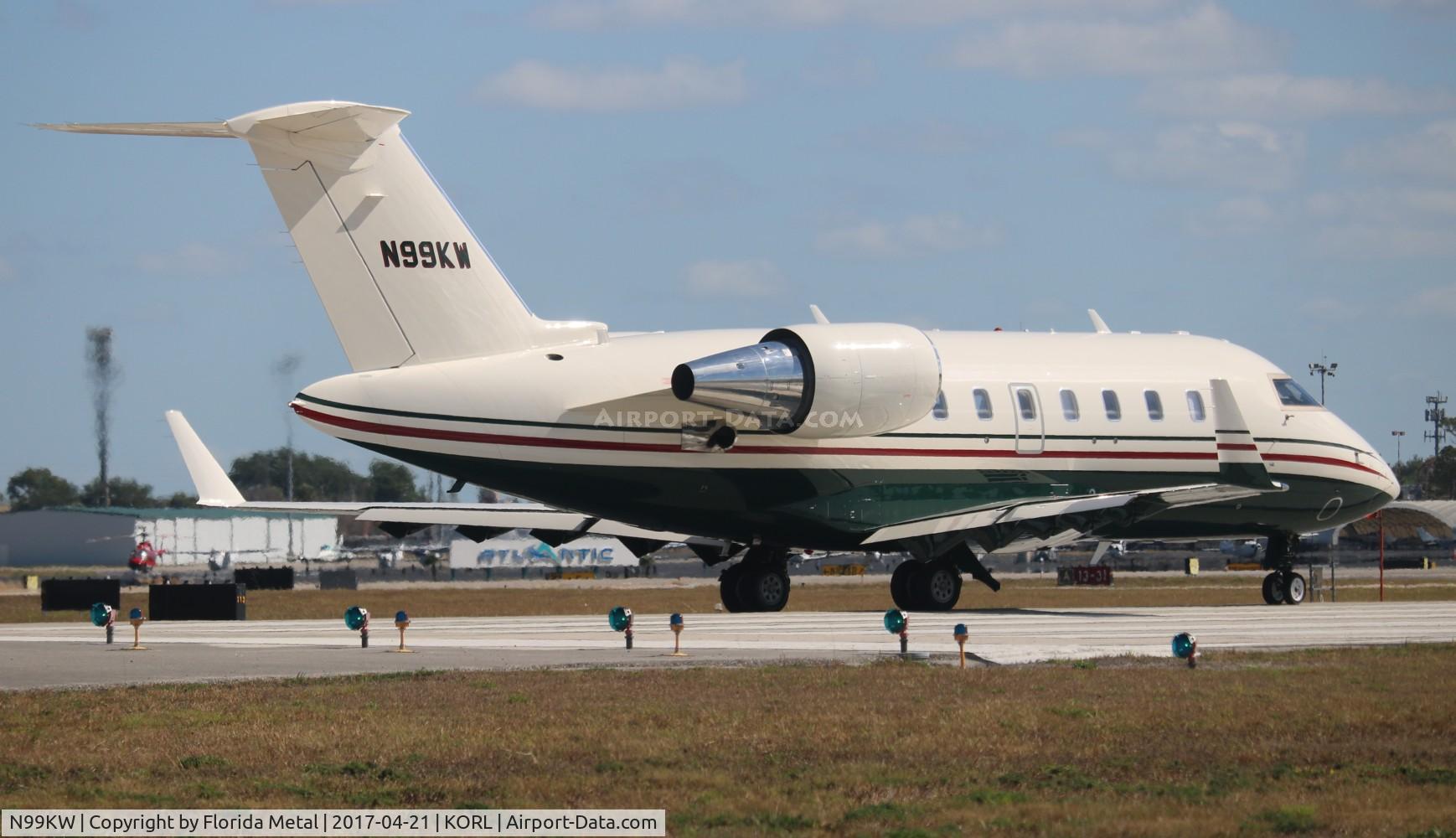 N99KW, 2011 Bombardier Challenger 605 (CL-600-2B16) C/N 5877, Challenger 605 zx