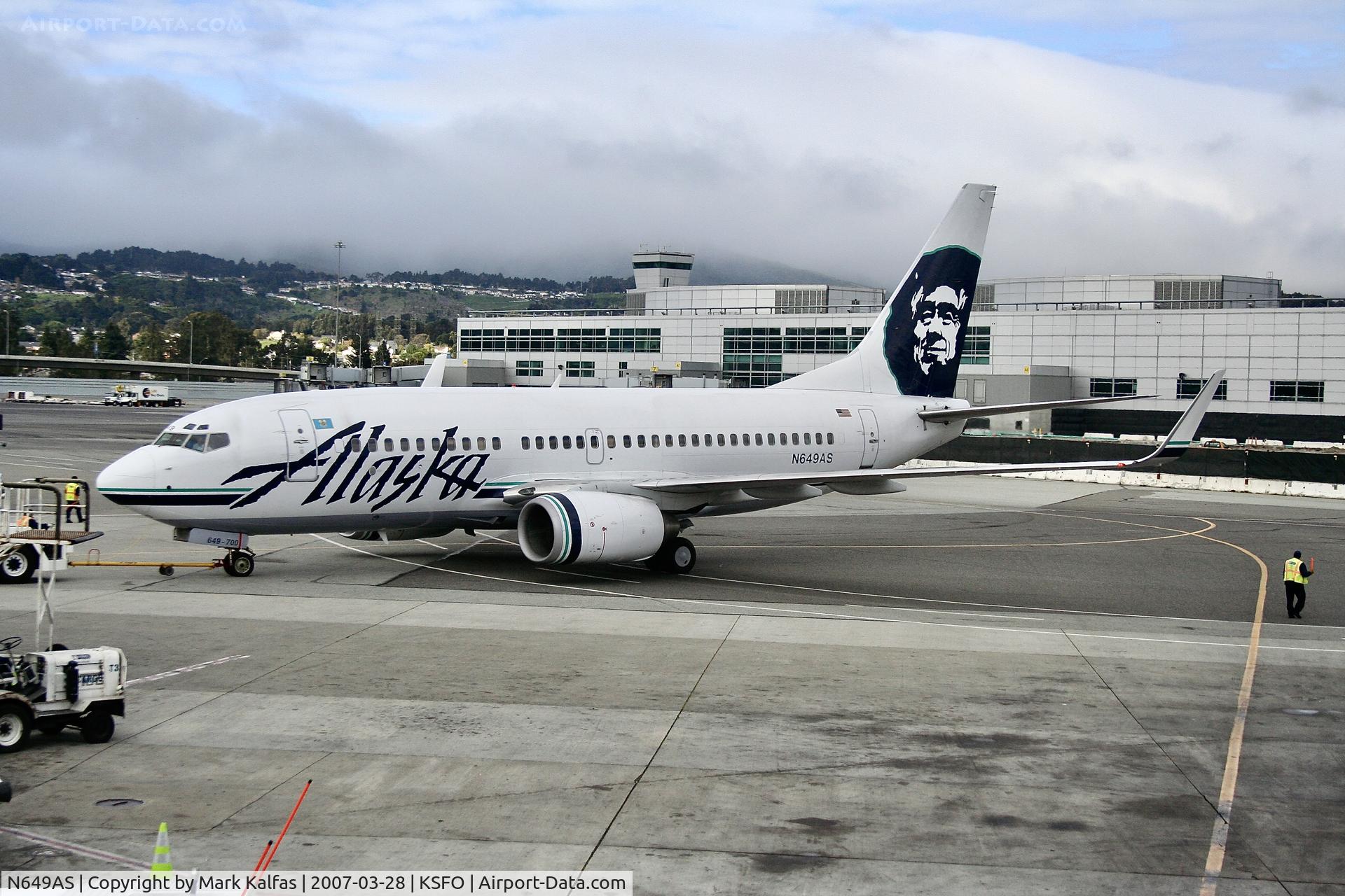 N649AS, 2003 Boeing 737-790 C/N 30663, Alaska Airlines Boeing 737-790, N643AS at SFO.