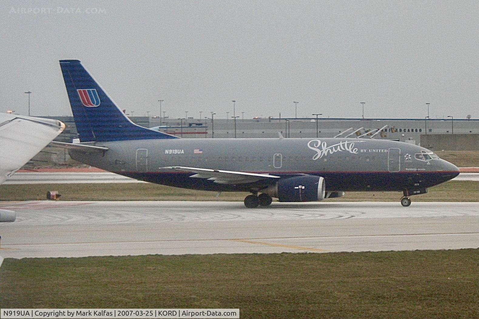 N919UA, 1991 Boeing 737-522 C/N 25386, United Airlines Boeing 737-522, N919UA departing RWY 27L at ORD.
