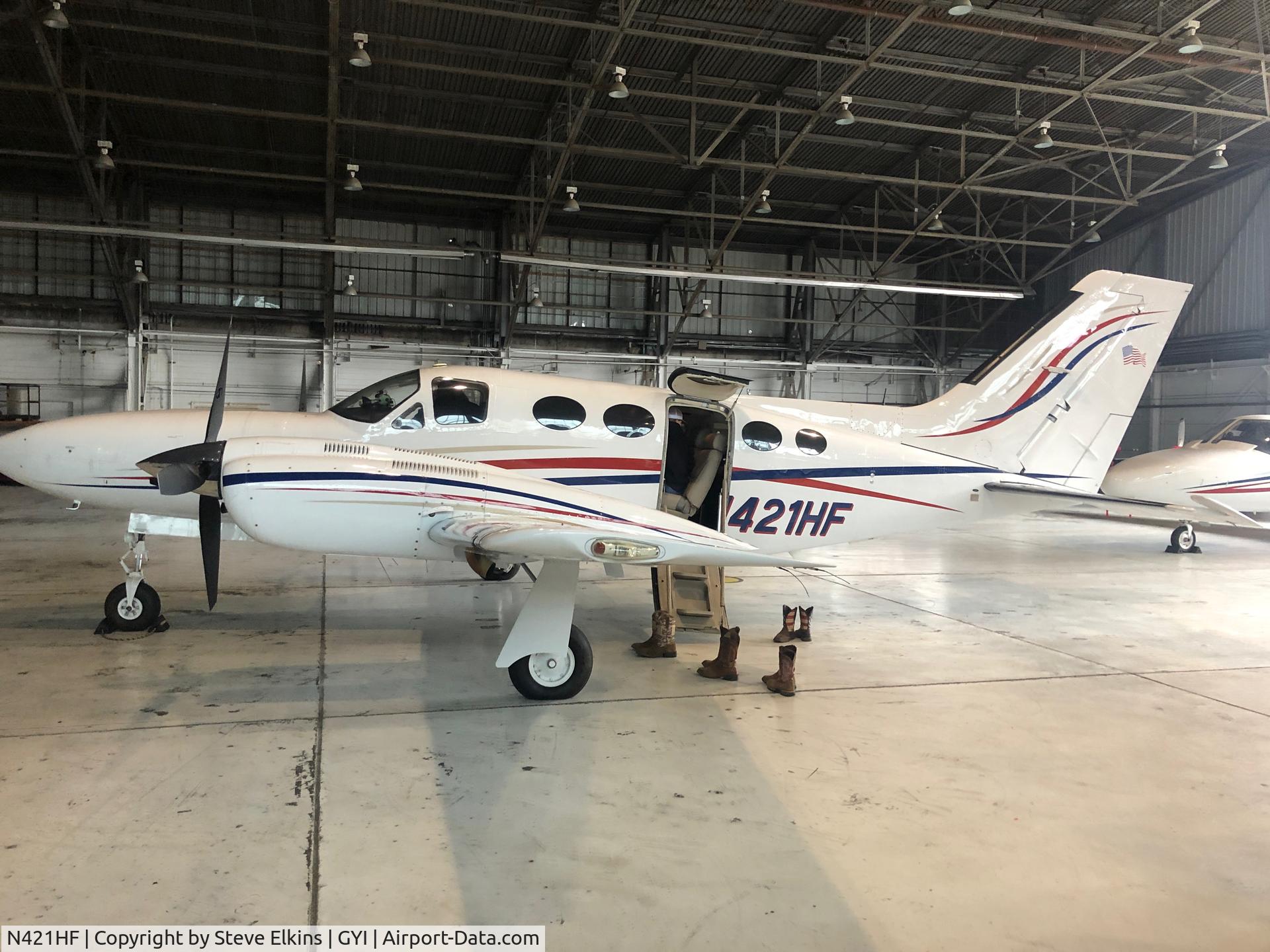 N421HF, 1976 Cessna 421C Golden Eagle C/N 421C0116, N421HF with new paint scheme.