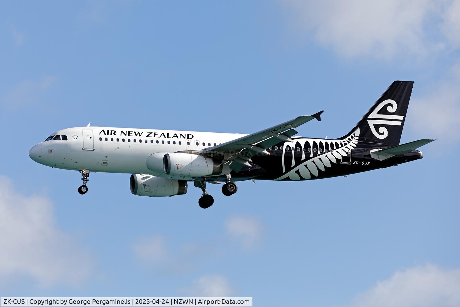 ZK-OJS, 2011 Airbus A320-232 C/N 4926, Wellington airport, NZ.