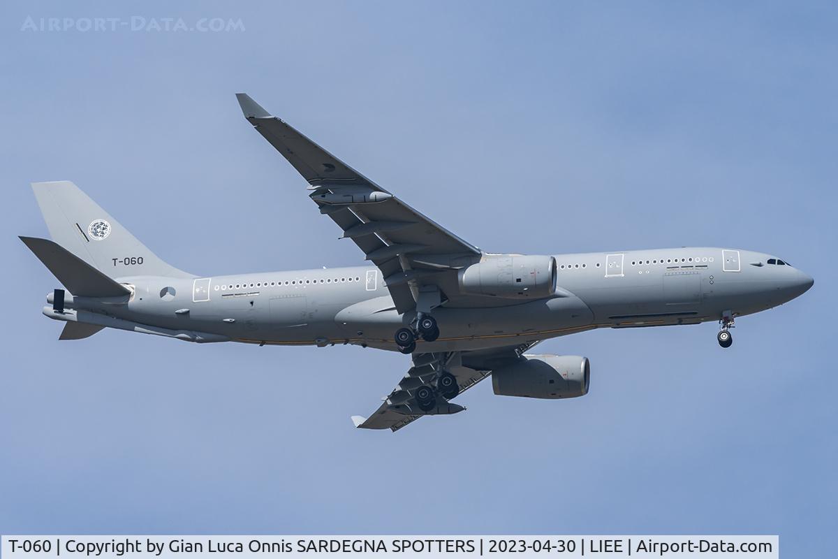 T-060, 2021 Airbus A330-243MRTT C/N 1989, Landing