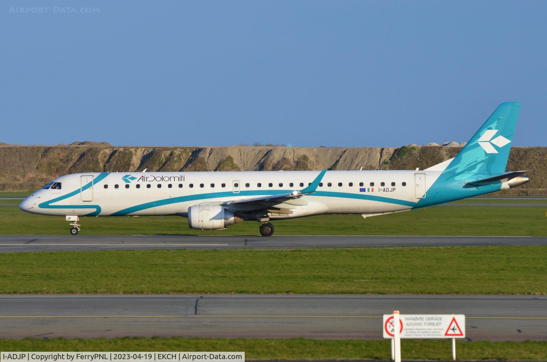 I-ADJP, 2012 Embraer 195LR (ERJ-190-200LR) C/N 19000578, Dolomiti ERJ195 arriving