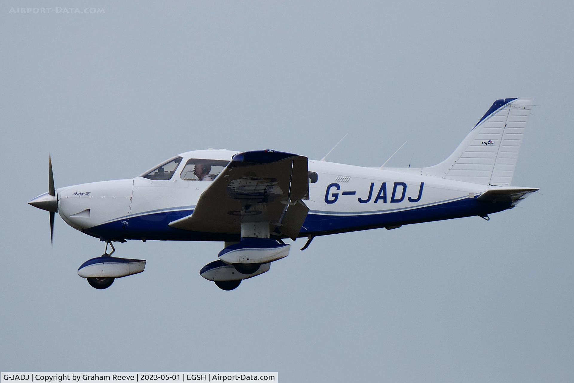 G-JADJ, 1995 Piper PA-28-181 Cherokee Archer III C/N 2843009, Landing at Norwich.