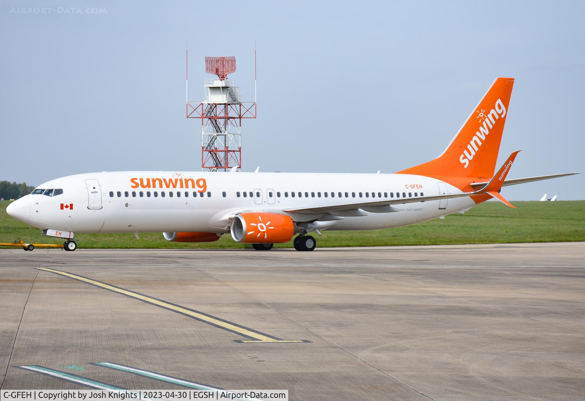 C-GFEH, 2015 Boeing 737-8GS C/N 41608, Departing on a Crew Training & Familiarization Flight.