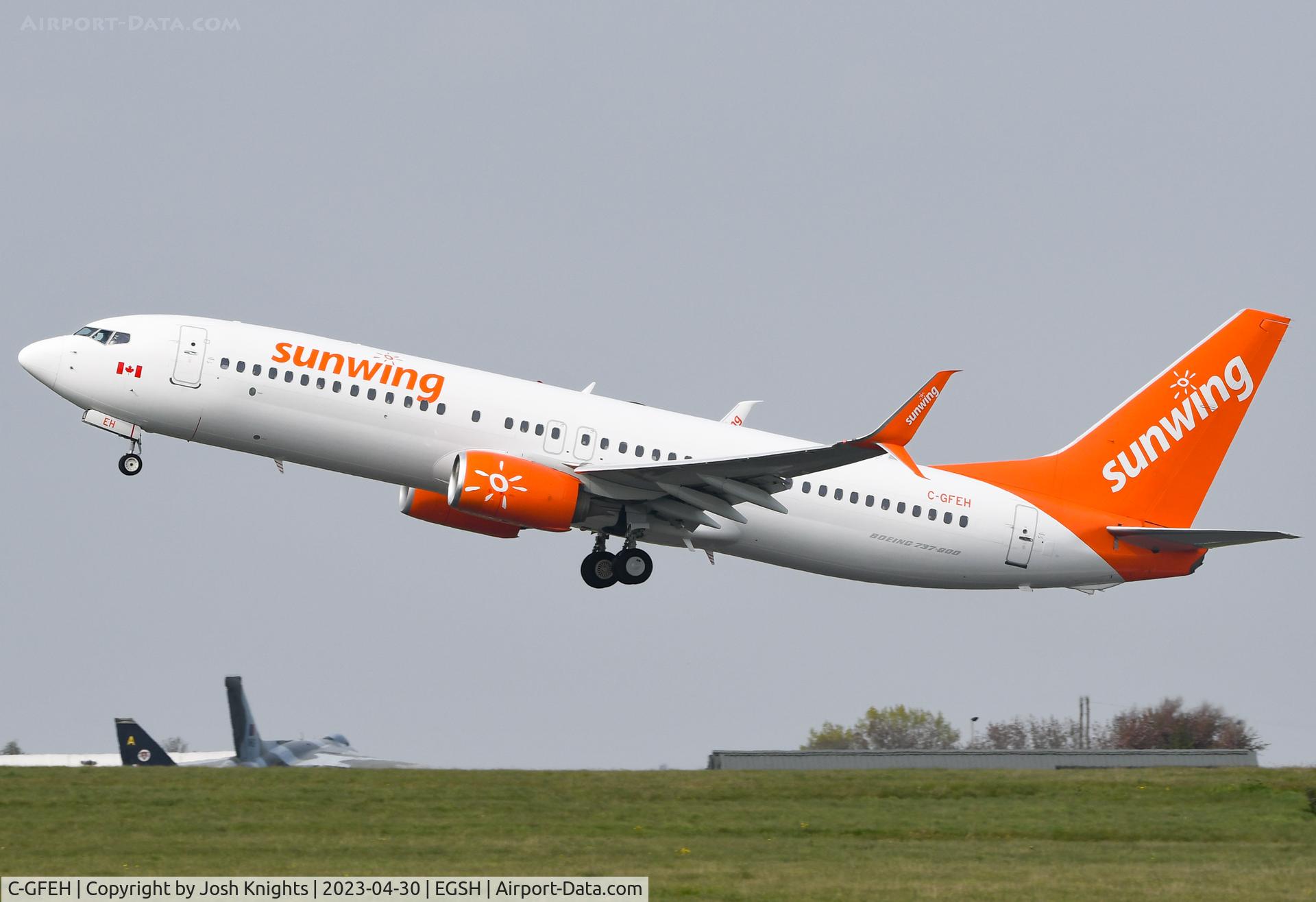 C-GFEH, 2015 Boeing 737-8GS C/N 41608, Departing on a Crew Training & Familiarization Flight.