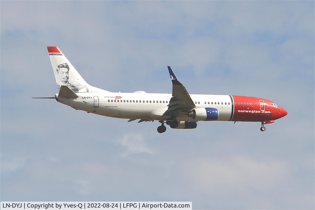 LN-DYJ, 2010 Boeing 737-8JP C/N 39045, Boeing 737-8JP, On final rwy 09L, Roissy Charles De Gaulle airport (LFPG-CDG)