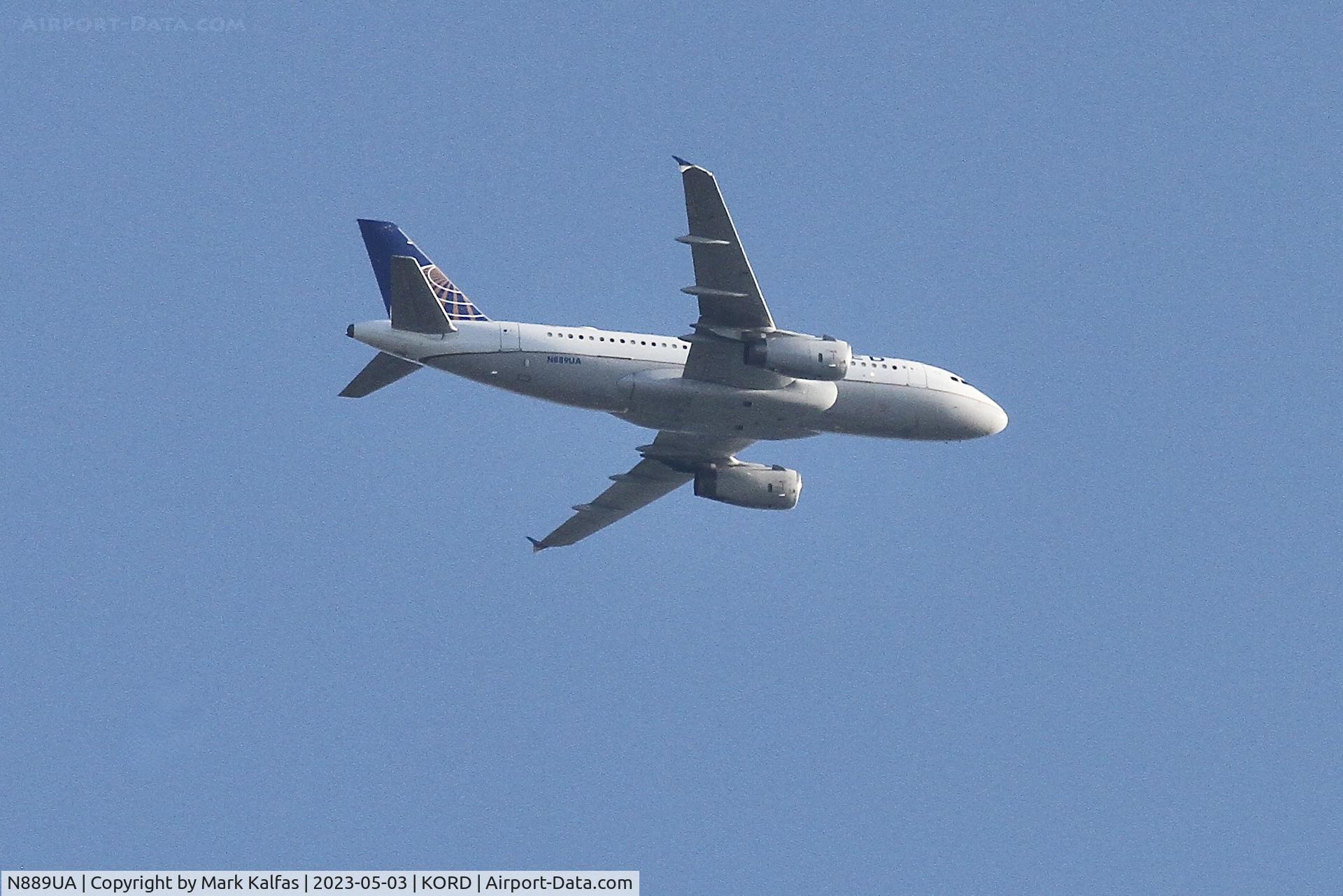 N889UA, 2005 Airbus A319-132 C/N 2667, United Airlines Airbus A319-132, N889UA arriving at ORD from BNA