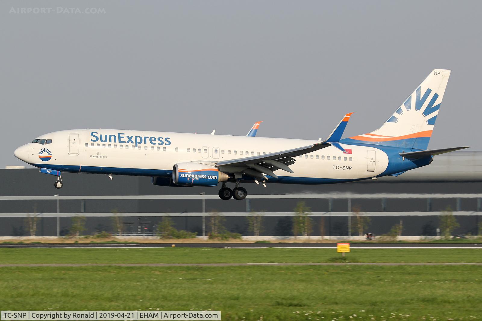 TC-SNP, 2010 Boeing 737-8HC C/N 40777, at spl
