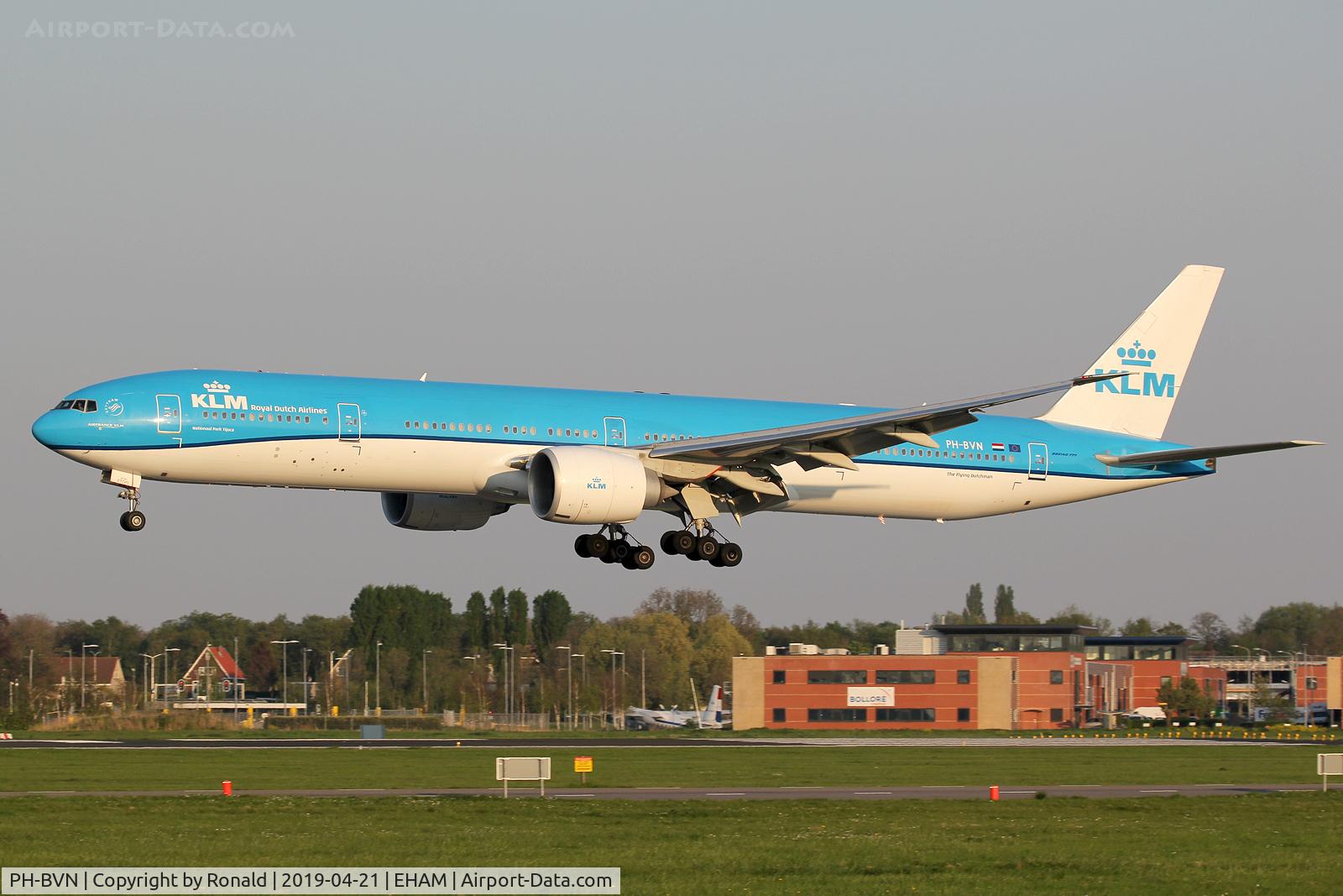 PH-BVN, 2015 Boeing 777-306/ER C/N 44549, at spl