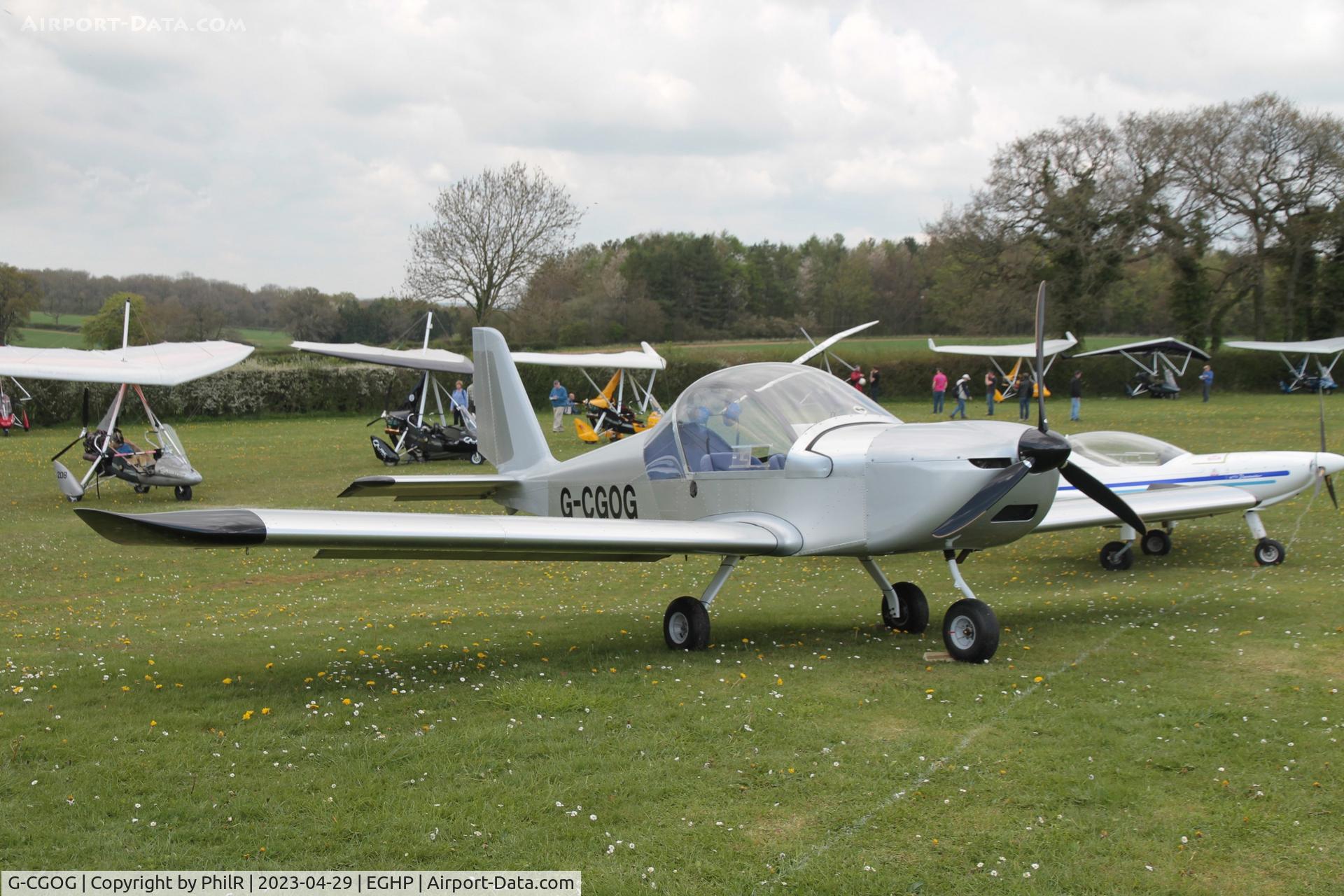 G-CGOG, 2010 Aerotechnik EV-97A Eurostar C/N LAA 315A-14980, G-CGOG 2010 Aerotechnik EV-97 Eurostar Popham