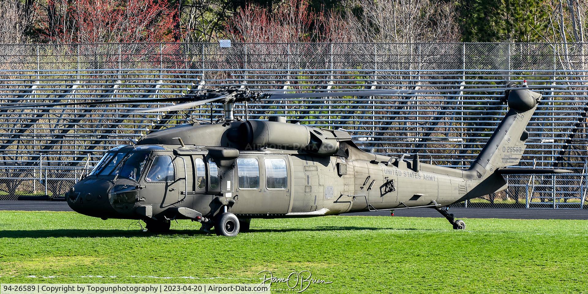 94-26589, 1994 Sikorsky UH-60L Black Hawk C/N 70-2109, GUARD6589 touches down on the football field