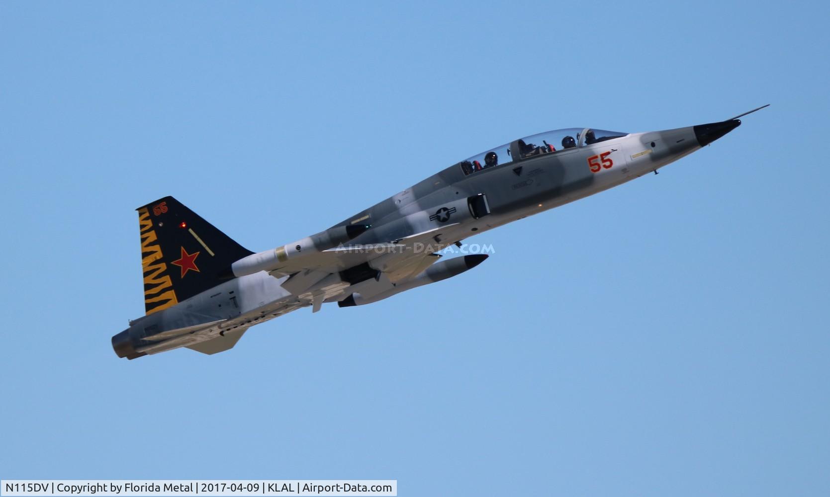 N115DV, Canadair CF-5D C/N 2039, F-5 zx