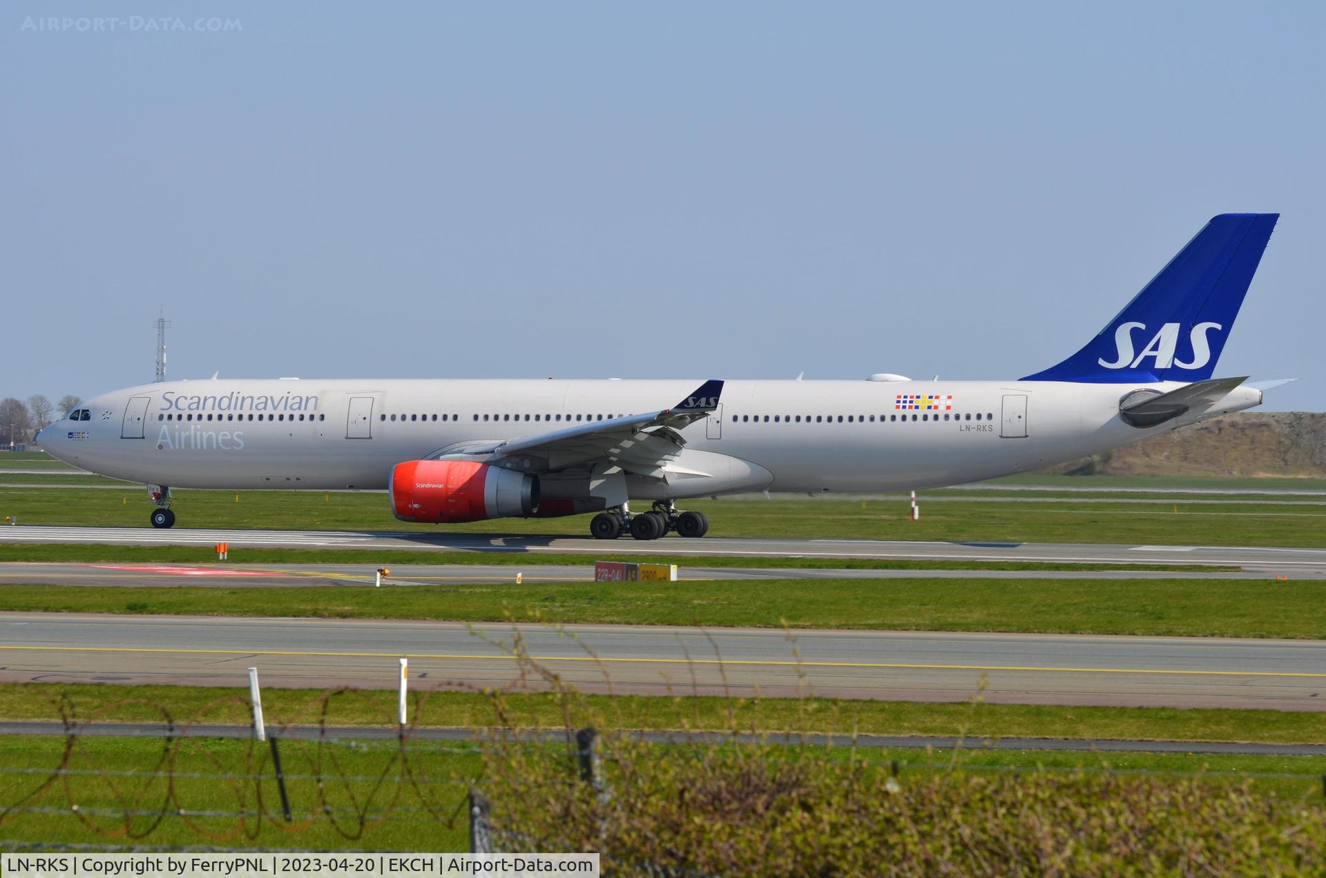 LN-RKS, 2015 Airbus A330-343E C/N 1665, SAS A333 arriving in CPH