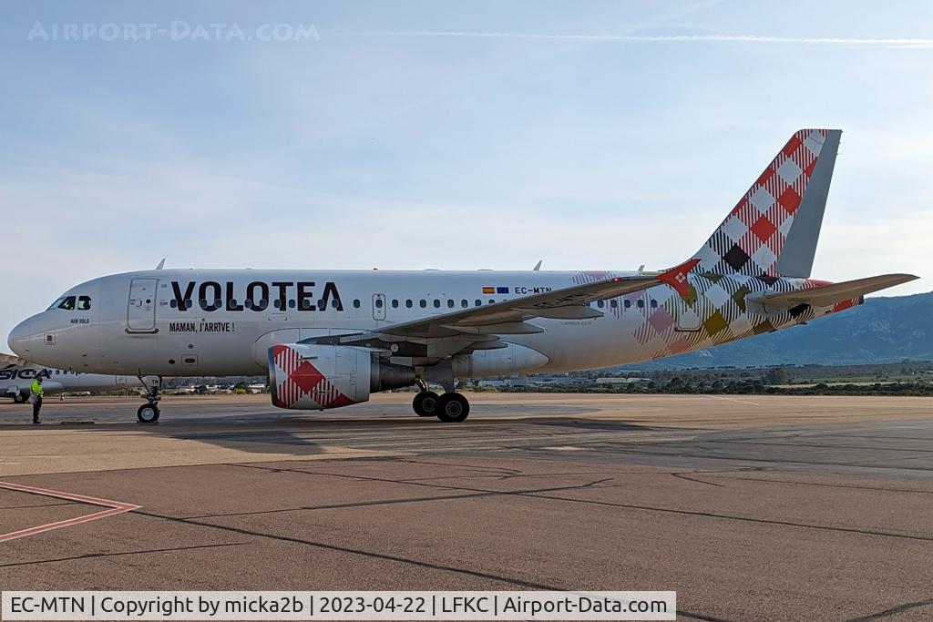 EC-MTN, 2003 Airbus A319-112 C/N 2113, Parked