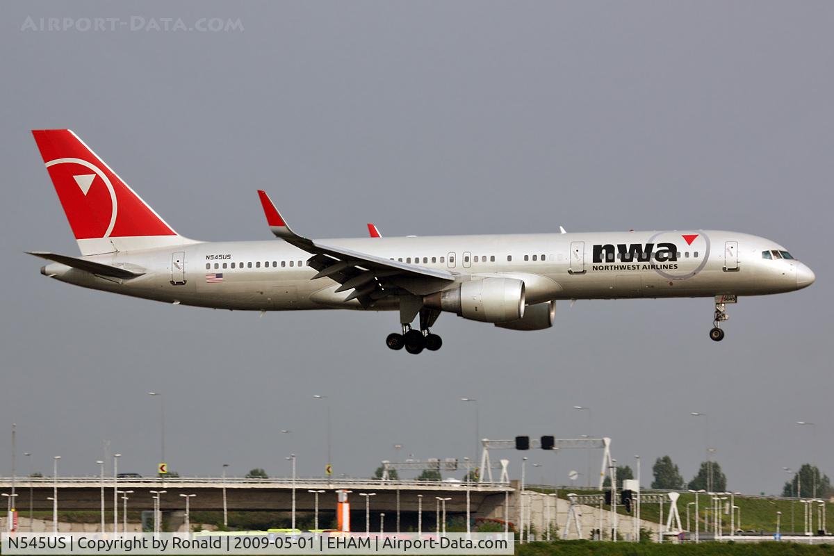N545US, 1996 Boeing 757-251 C/N 26492, at spl