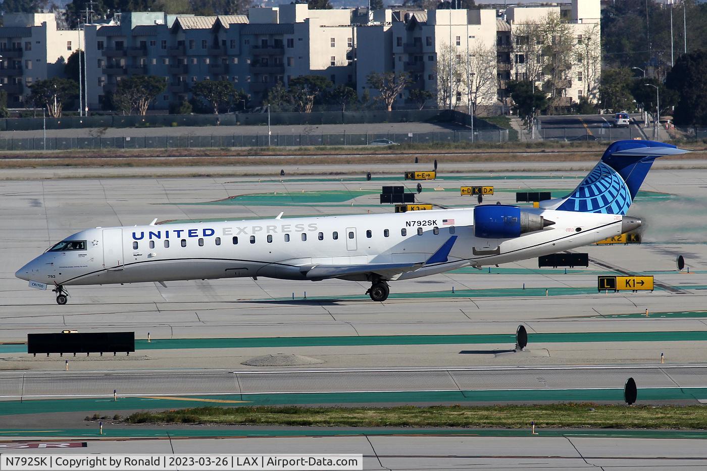 N792SK, 2009 Bombardier CRJ-700 (CL-600-2C10) Regional Jet C/N 10294, at lax
