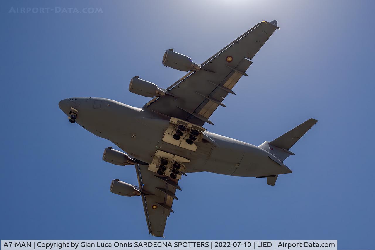 A7-MAN, 2014 Boeing C-17A Globemaster III C/N F-275, Landing
